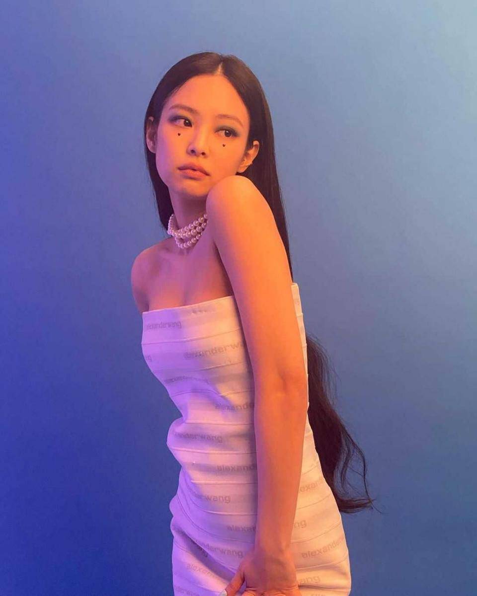 instagram.com/jennierubyjane
