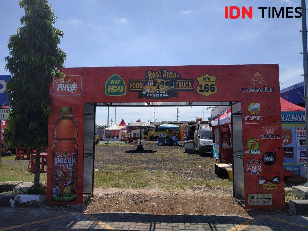 ilustrasi rest area Tol Cipali (IDN Times/Debbie Sutrisno)