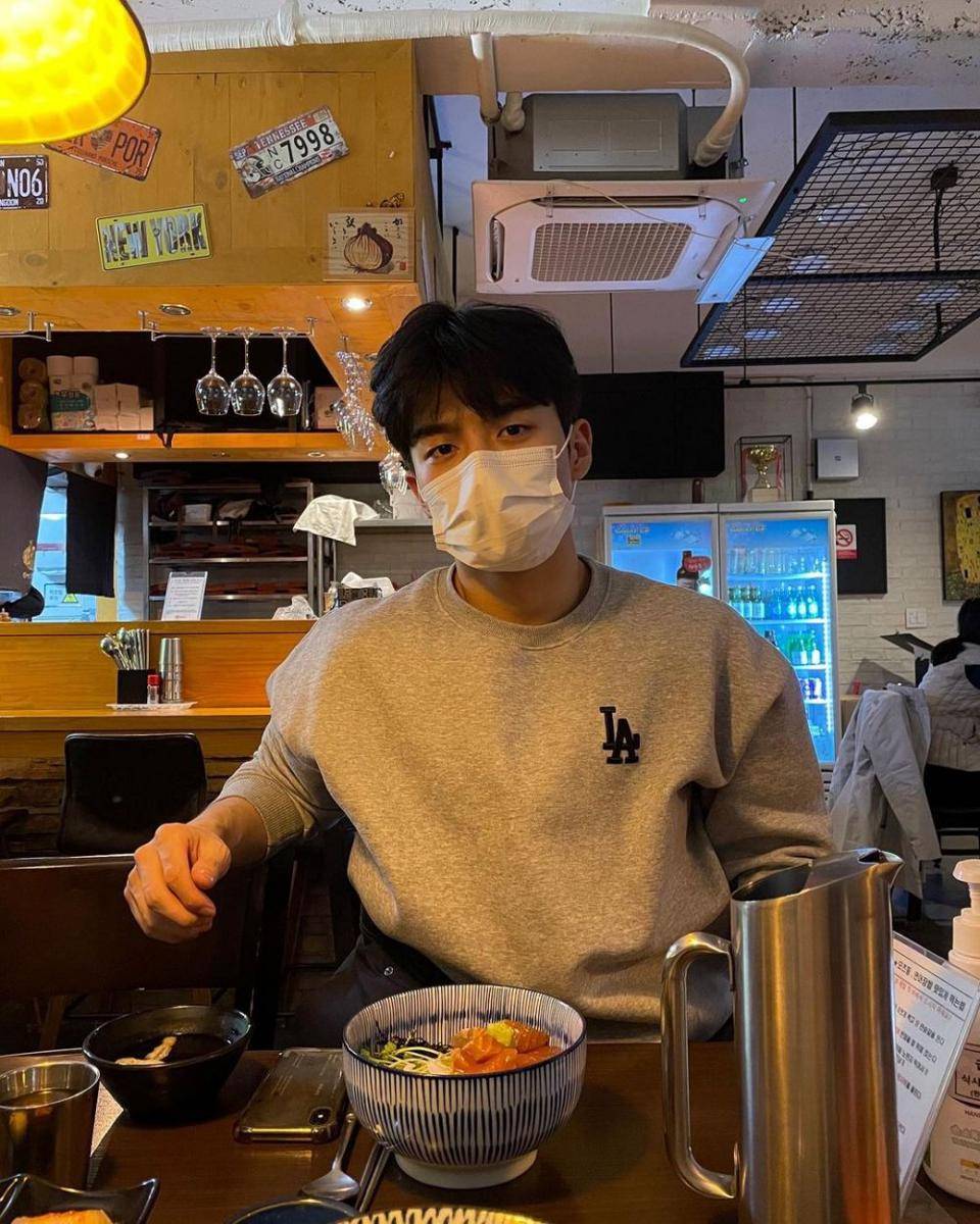 Son Sang Yeon (instagram.com/04s_sy)