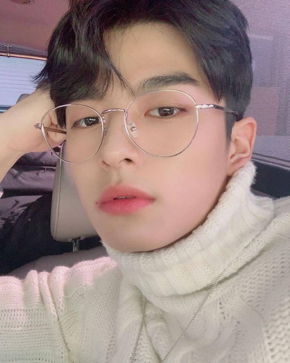 Son Sang Yeon (instagram.com/04s_sy)