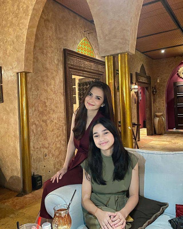 Cut Tari dan Sidney Azkassyah Yusuf (Instagram.com/cuttaryofficial)