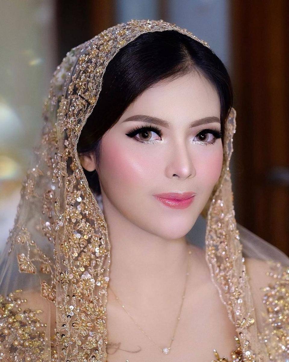 Wedding makeup bergaya korea (instagram.com/vizzily)