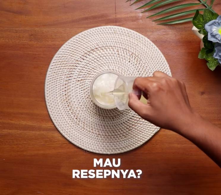 Tuang sirup (yummy.co.id)