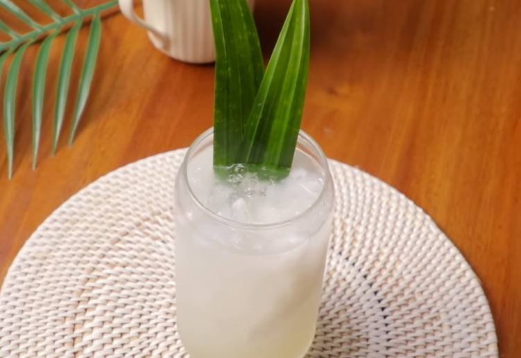 Kelapa muda pandan (yummy.co.id)