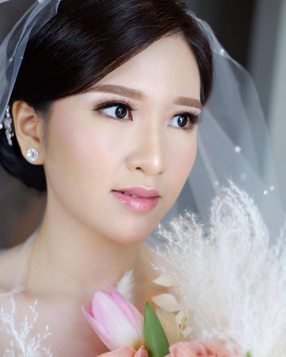 Wedding makeup bergaya korea (instagram.com/slamwiyono)