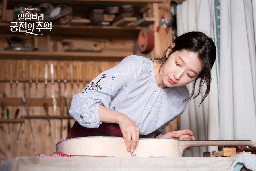 Park Shin Hye sebagai Jung Hee Joo (dok. tvN via mydramalist.com)