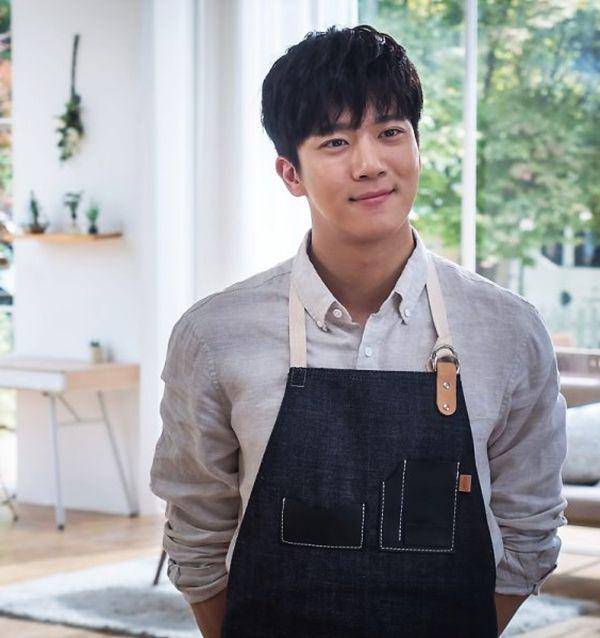 Ha Seok Jin sebagai Kim Ji Woon (dok. KBS2 via mydramalist.com)