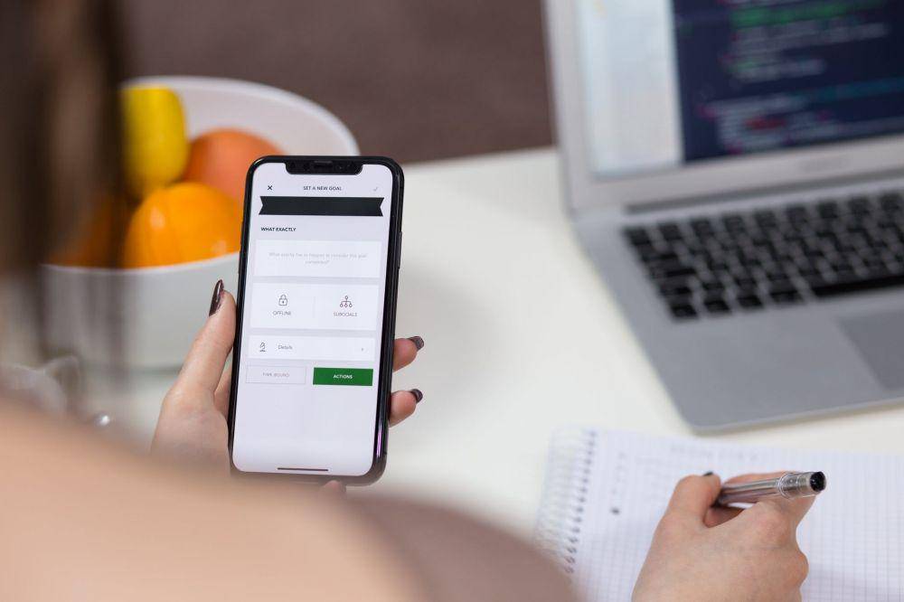 ilustrasi smartphone dan aplikasinya (pexels.com/freestocks)