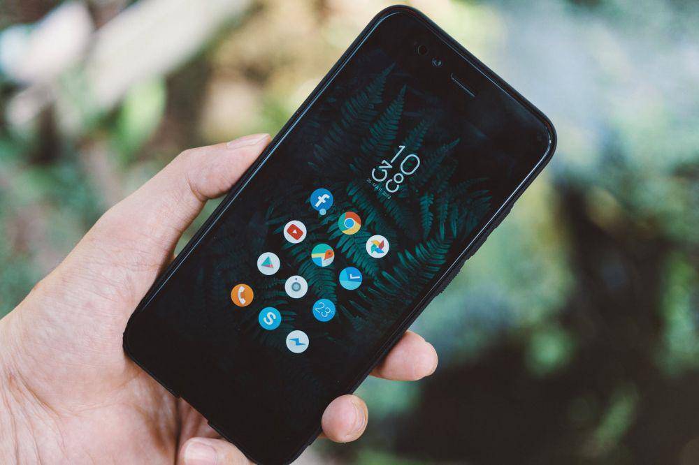 ilustrasi penggunaan smartphone (pexels.com/fox)