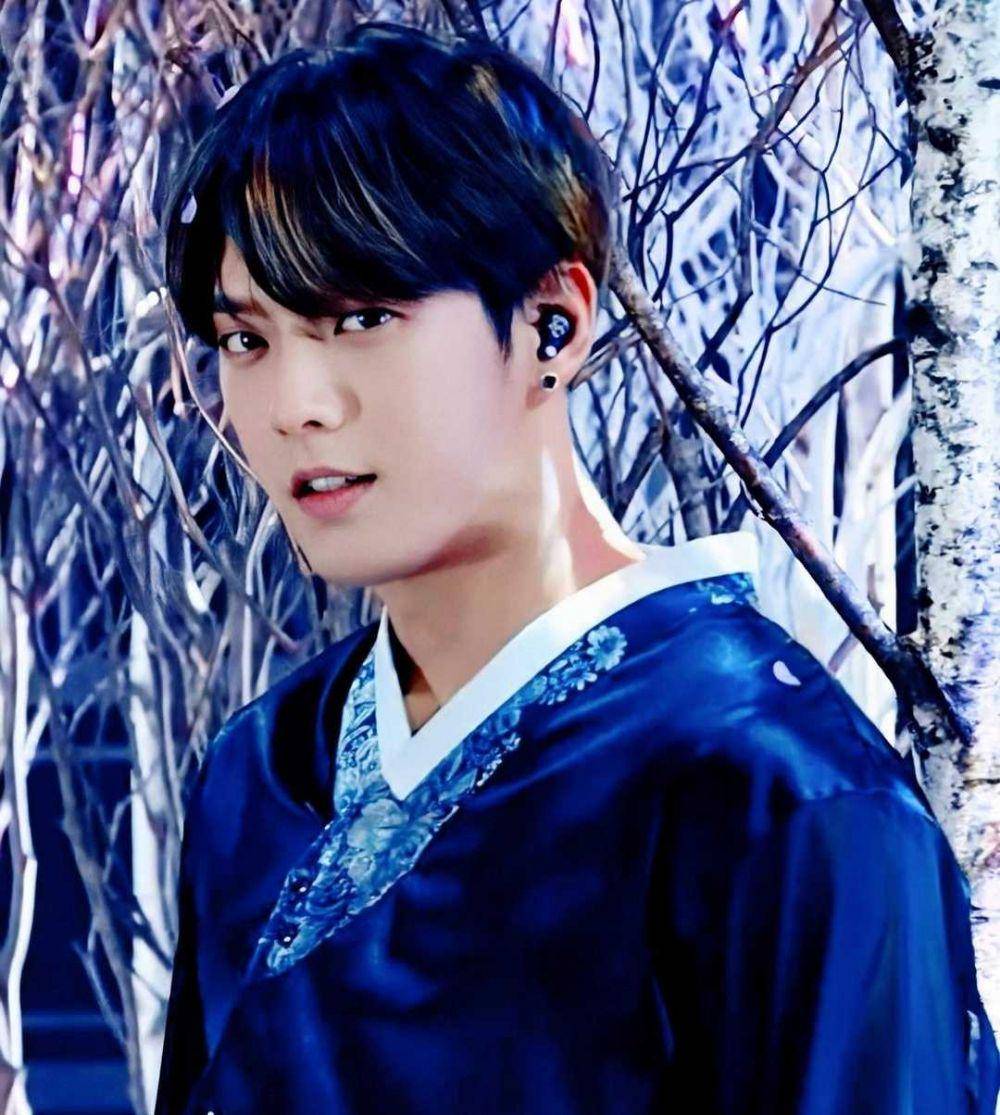 Minhyuk BTOB (instagram.com/hutazone)