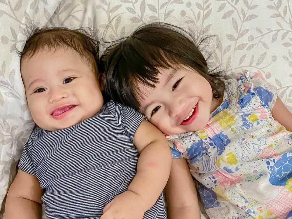 9 Potret Kebersamaan Kedua Anak Raditya Dika yang Selalu Akur, Gemas!