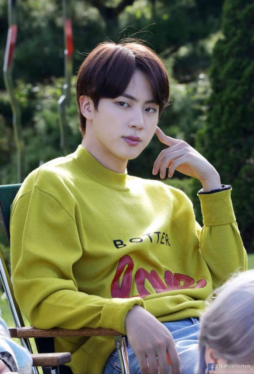 Jin BTS (facebook.com/bangtan.official)