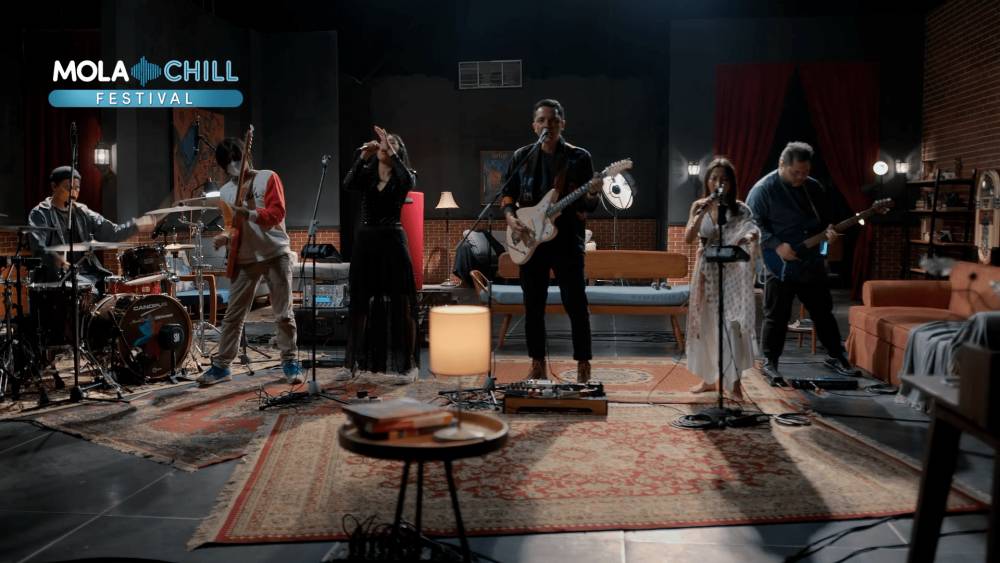 Vibes saat Barasuara tampil di Mola Chill Festival (Dok. Mola)