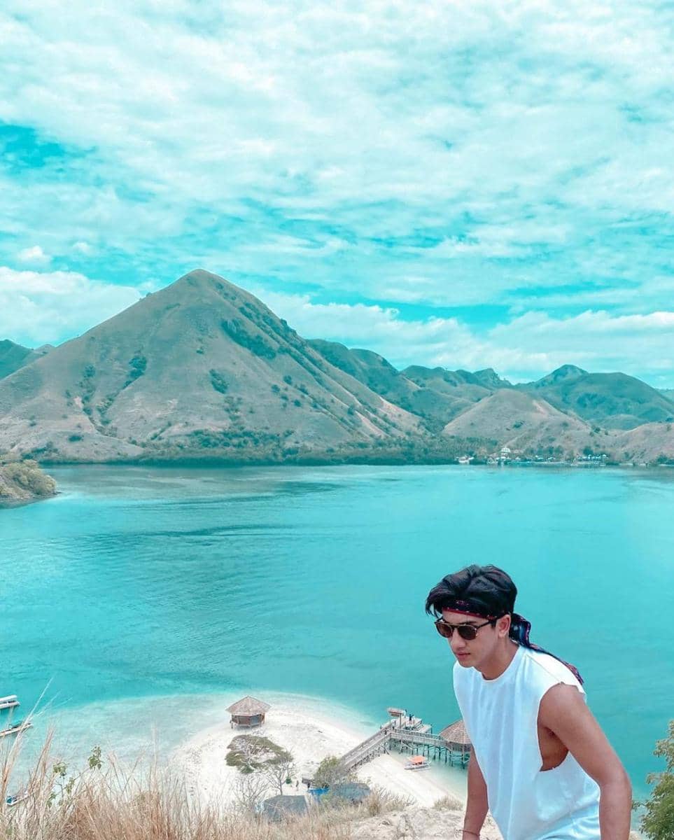 Harris Vriza plesiran ke pantai (instagram.com/harrisvriza)
