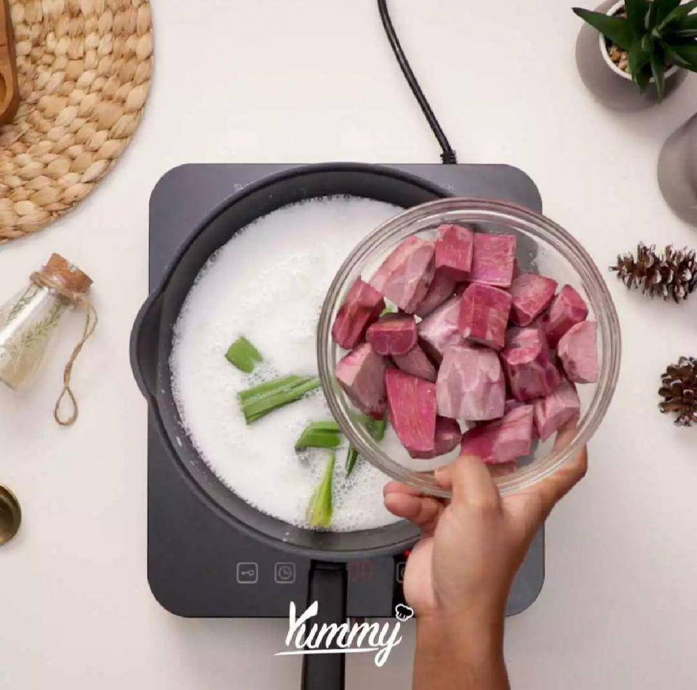 Kolak ubi ungu (yummy.co.id)