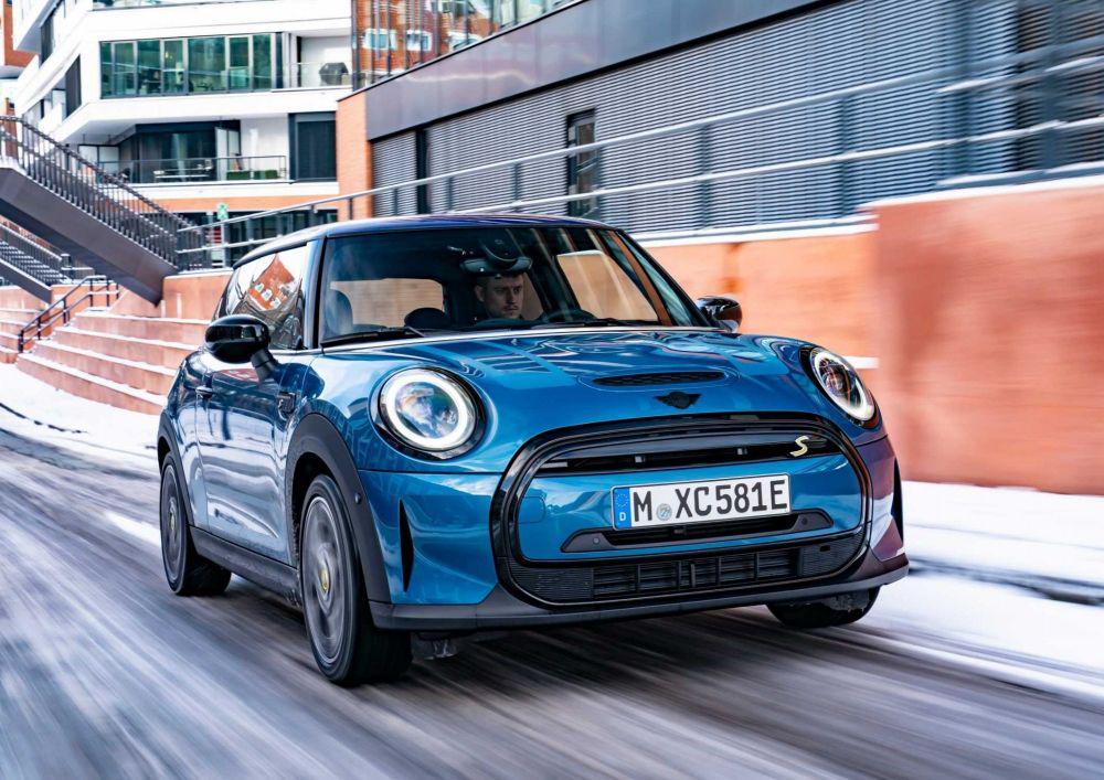 Fun To Drive! 5 Mobil Harian Ini Punya Handling Terbaik