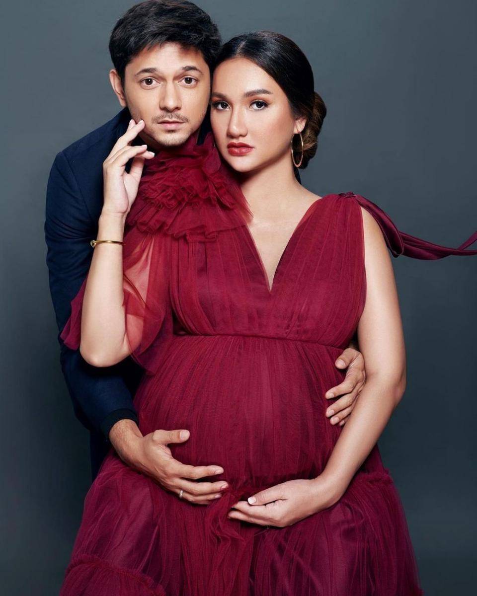 photoshoot keluarga Andrew Andika (instagram.com/tengkudewiputri_tdp)