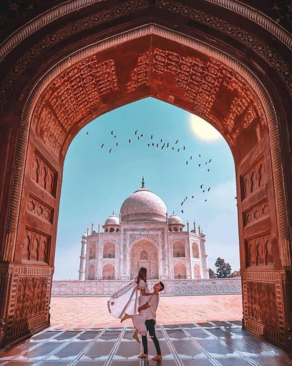 Taj Mahal, India (instagram.com/talesofexplorers)