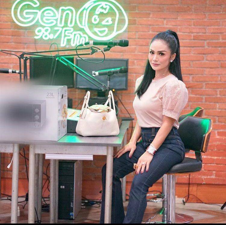 Krisdayanti suntik dna salmon (instagram.com/krisdayantilemos)