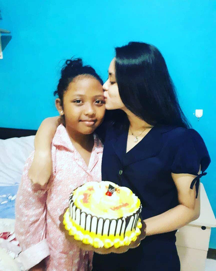 Istri dan anak Furry Setya (instagram.com/dwindaratna)