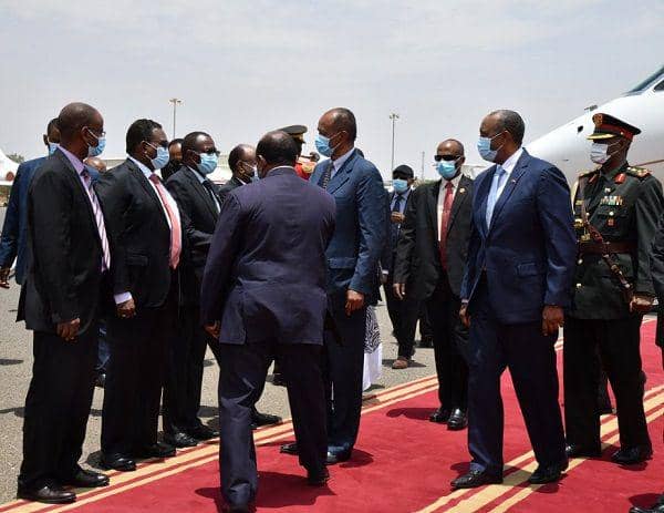 Presiden Eritrea, Isaias Afwerki, berkunjung ke Sudan pada hari Selasa, 4 Mei 2021, waktu setempat. (Twitter.com/hawelti)