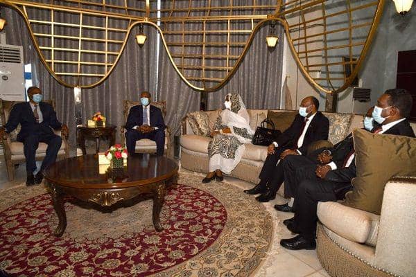 Presiden Eritrea, Isaias Afwerki, berkunjung ke Sudan pada hari Selasa, 4 Mei 2021, waktu setempat. (Twitter.com/hawelti)