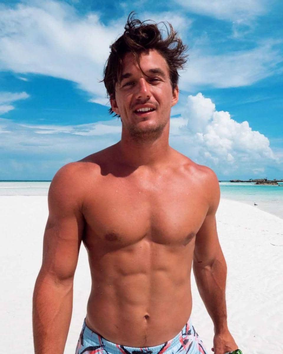 Tyler Cameron (instagram.com/tylerjcameron3)