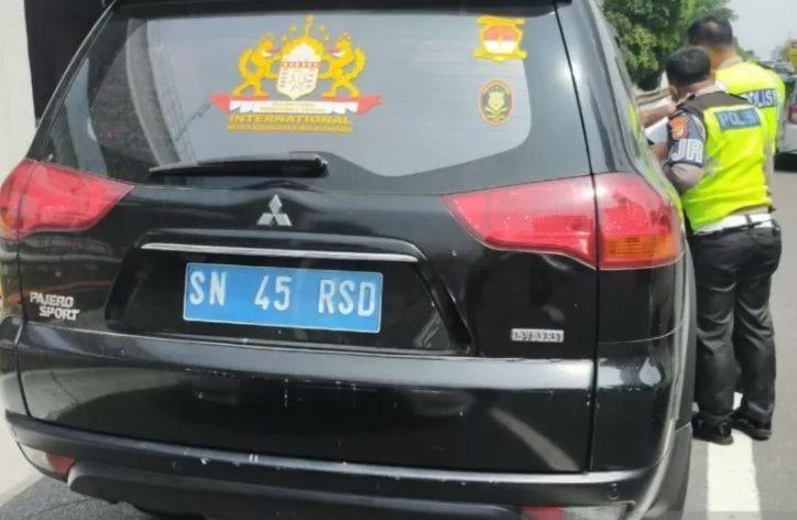 Heboh Mobil Kekaisaran Sunda hingga Mulai Berlakunya Larangan Mudik