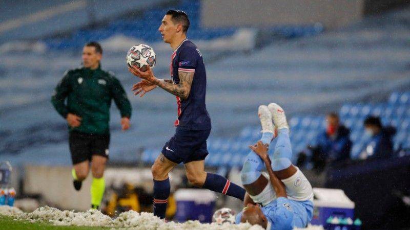 The Sun / Winger Paris Saint-Germain, Angel Di Maria, usai menginjak engkel gelandang Manchester City, Fernandinho