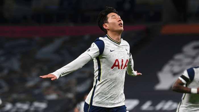 Son Heung Min sedang melakukan selebrasi (goal.com)