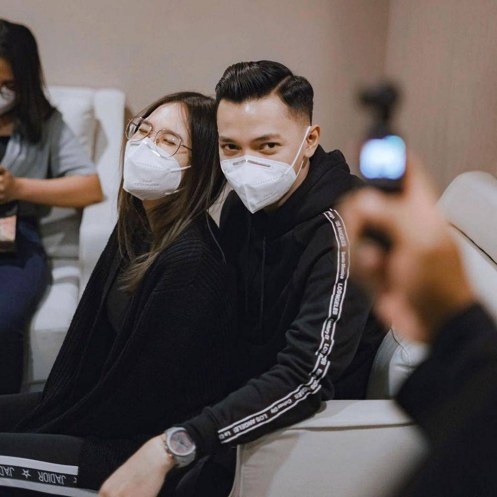 Nella dan Dory (instagram.com/doryharsa)