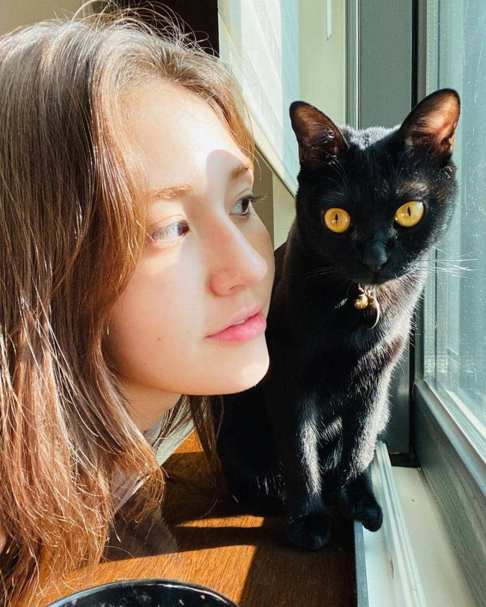 Somi berselfie bersama kucing hitam peliharaannya, Zorro. (instagram.com/somsomi0309)