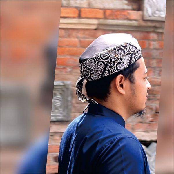 Peci batik (instagram.com/pecibatikjogokariyan)