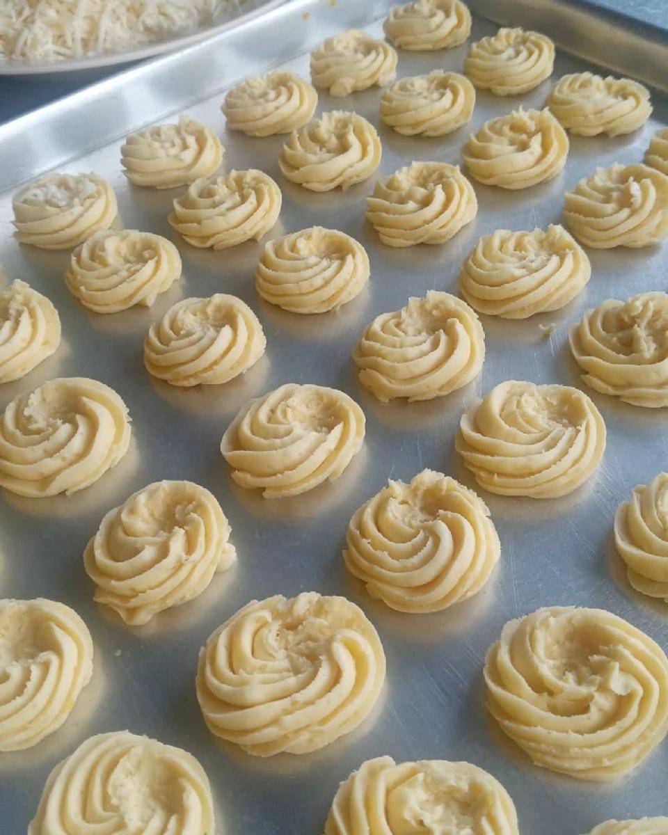 Kue sagu (instagram.com/dahliakitchen_05)