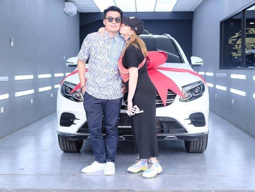 Tya Ariestya dan suami (instagram.com/tya_ariestya)