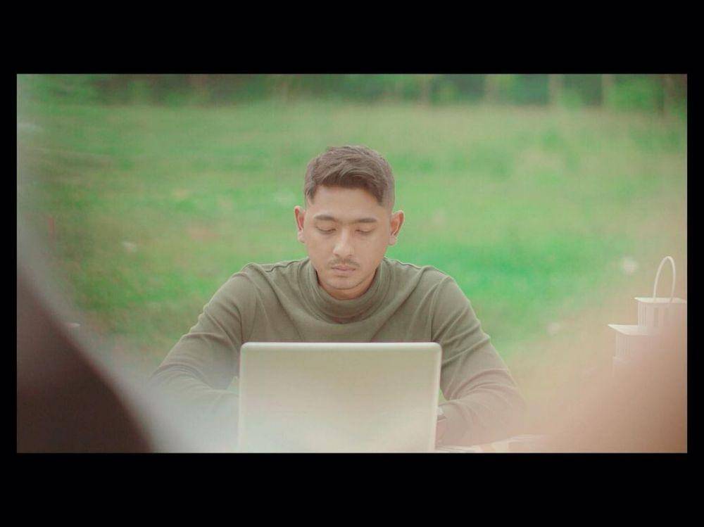 Arya Saloka potong rambut (instagram.com/abudherypastrana)