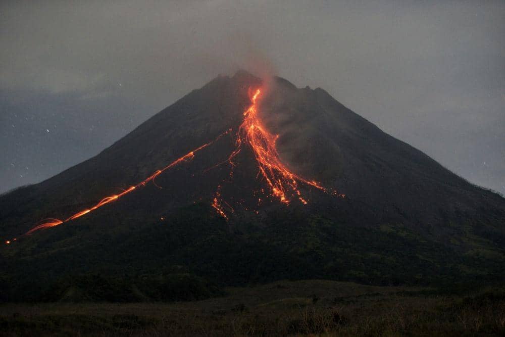 5 Misteri Paling Aneh Gunung Merapi, Larangan yang Pendaki W | IDN ...