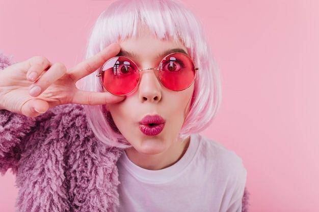 ilustrasi wanita berekspresi (freepik.com/look-studio)
