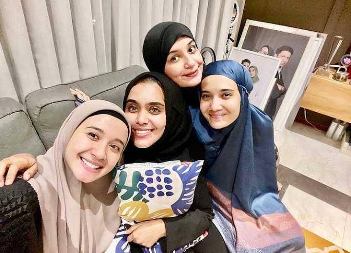 Kebersamaan 3 sahabat (instagram.com/shireensungkar)