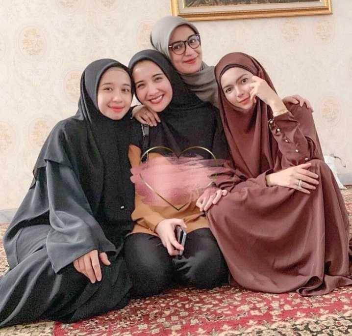 kebersamaan 3 sahabat (instagram.com/shireensungkar)