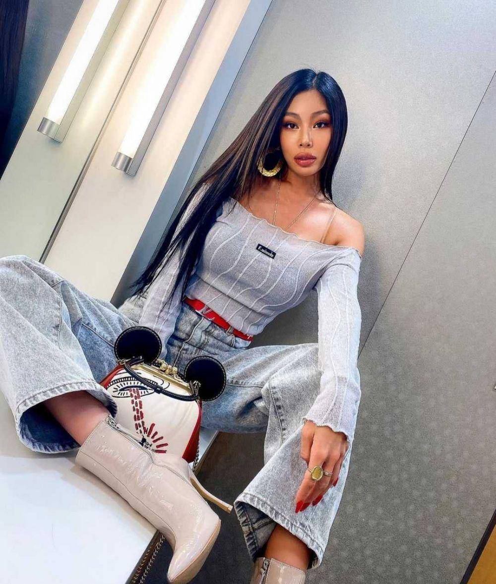 Jessi (instagram.com/jessicah_o)