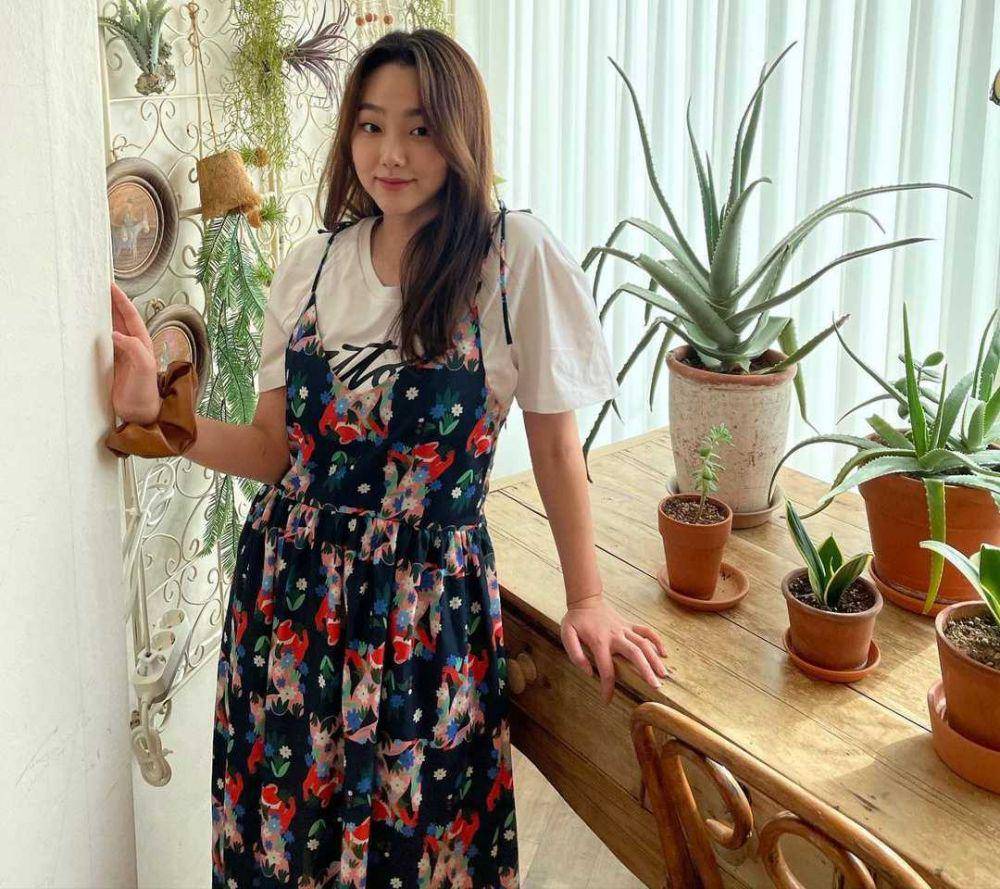 Kang Mi Na (instagram.com/_happiness_o