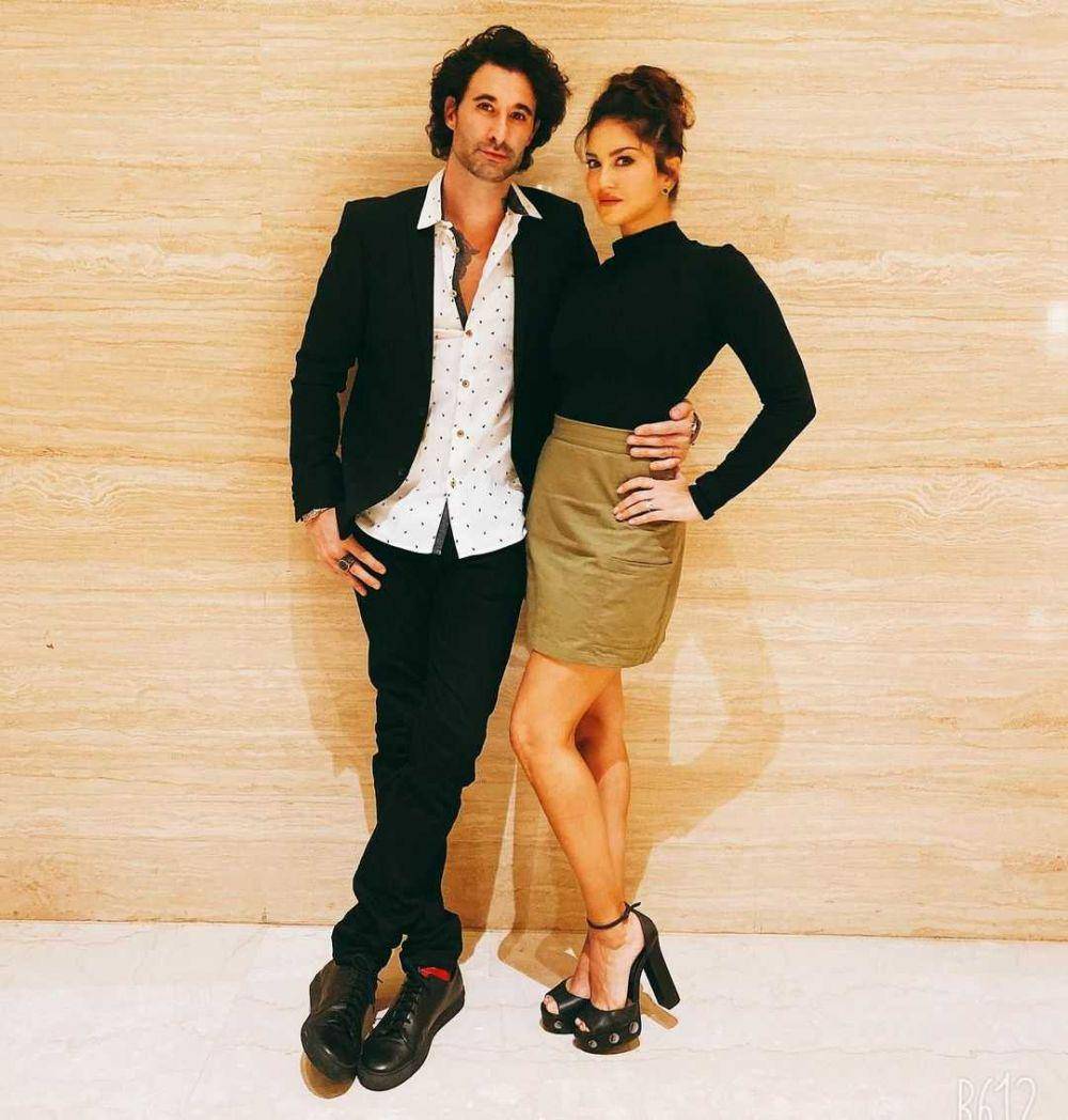 Sunny Leone dan suami (instagram.com/sunnyleone)