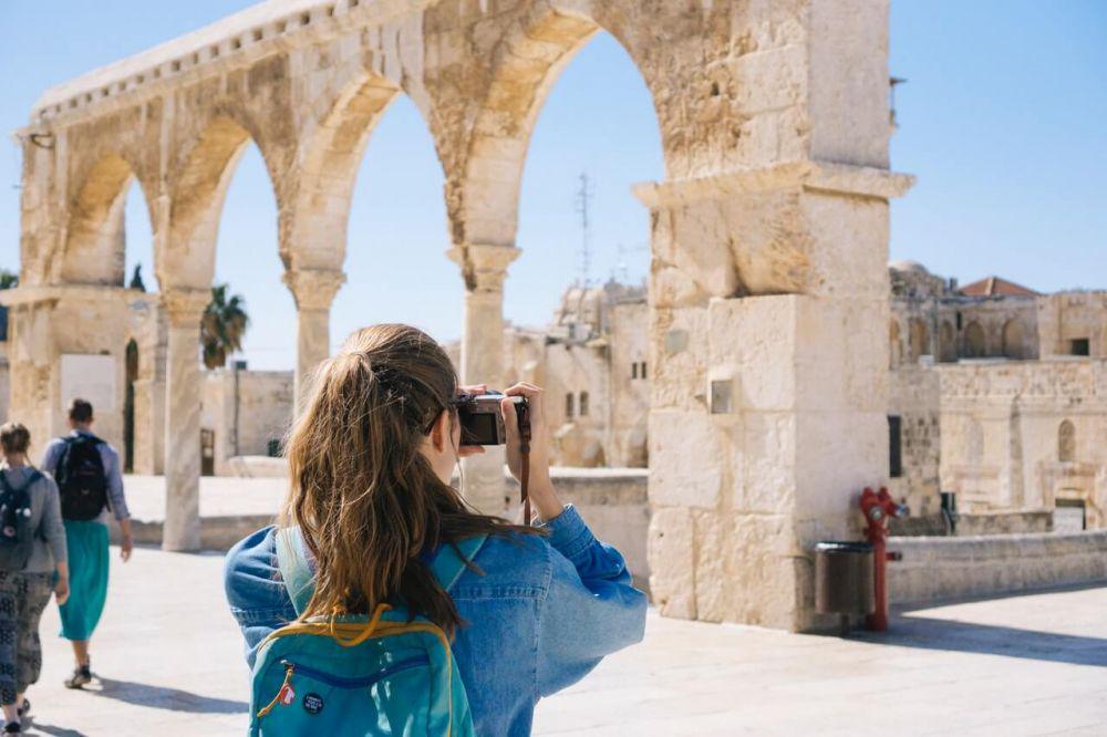 Ilustrasi traveling (pexels.com/Haley Black)