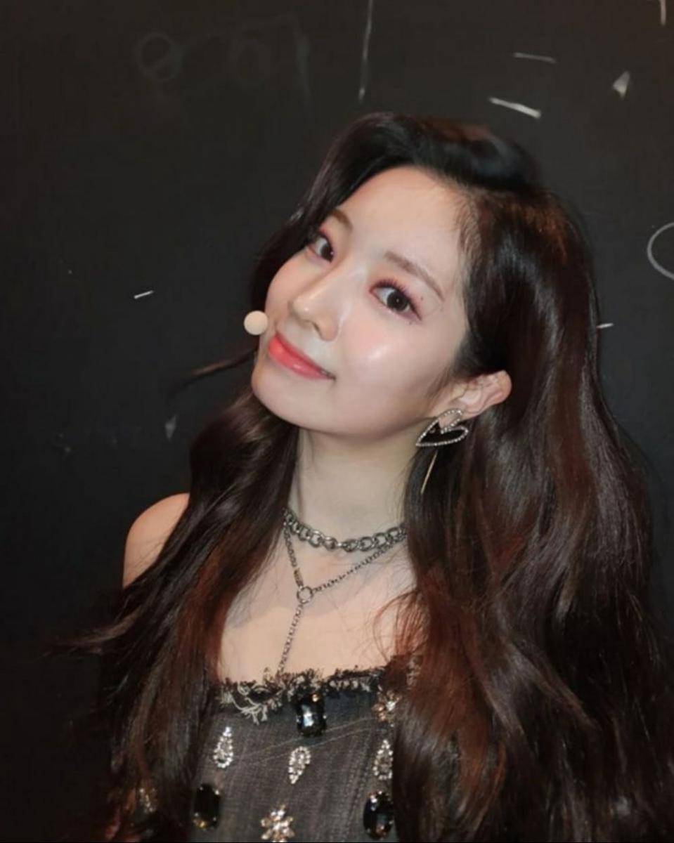 Dahyun TWICE di belakang panggung (instagram.com/twicetagram)