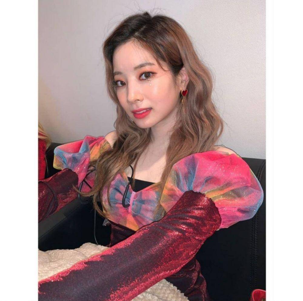 Dahyun TWICE di belakang panggung (instagram.com/twicetagram)