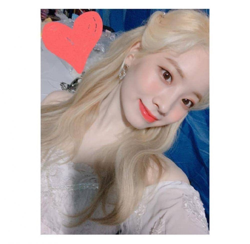 Dahyun TWICE di belakang panggung (instagram.com/twicetagram)