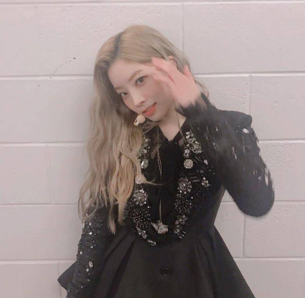 Dahyun TWICE di belakang panggung (instagram.com/twicetagram)