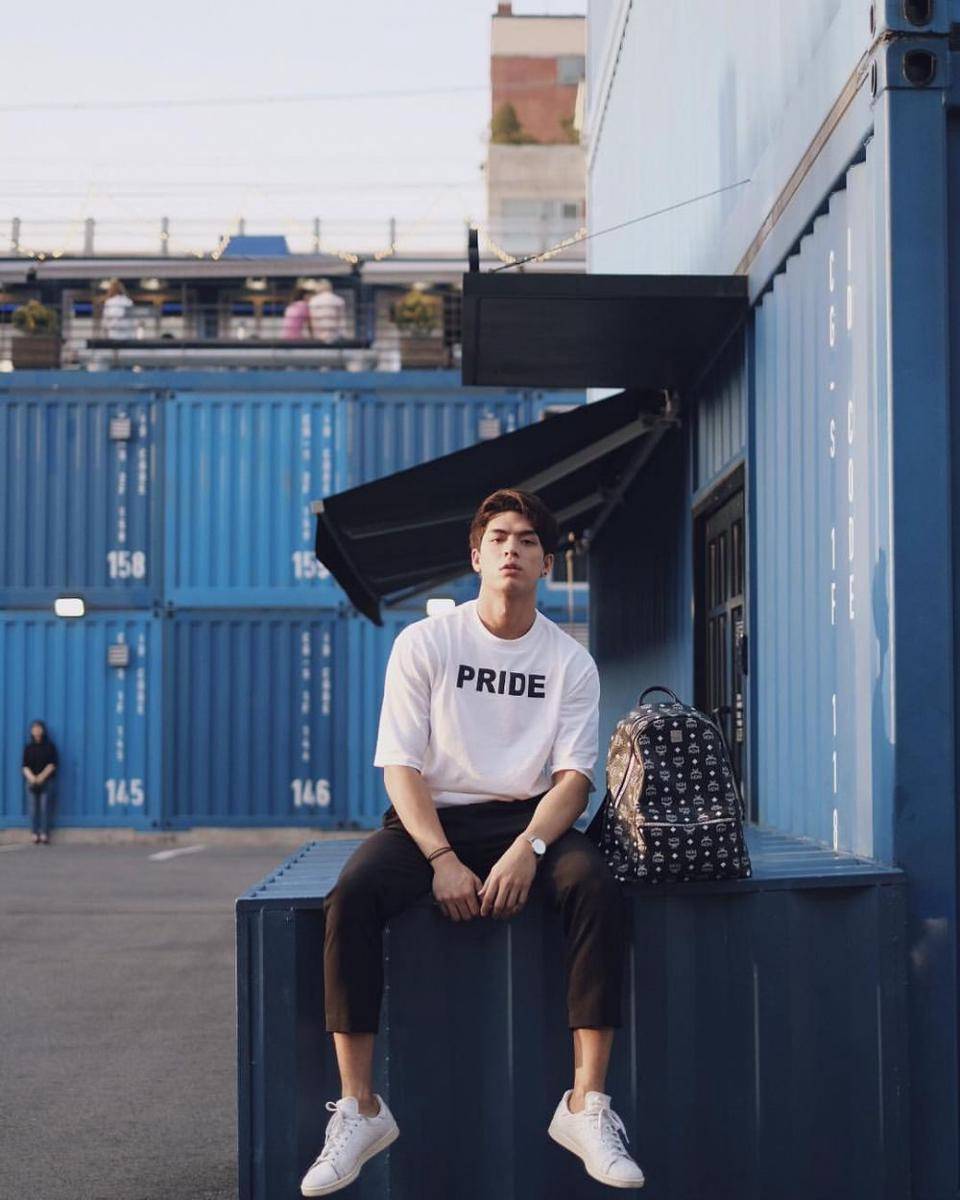 Joss Wayar (instagram.com/josswayar)