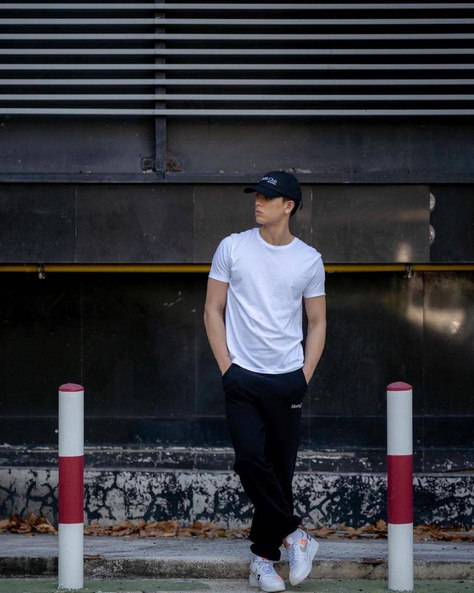 Joss Wayar (instagram.com/josswayar)